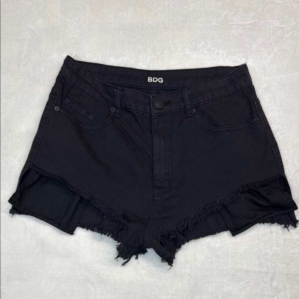BDG Urban Outfitters Women’s Lou High Rise hi-low Shortie- size 29 W